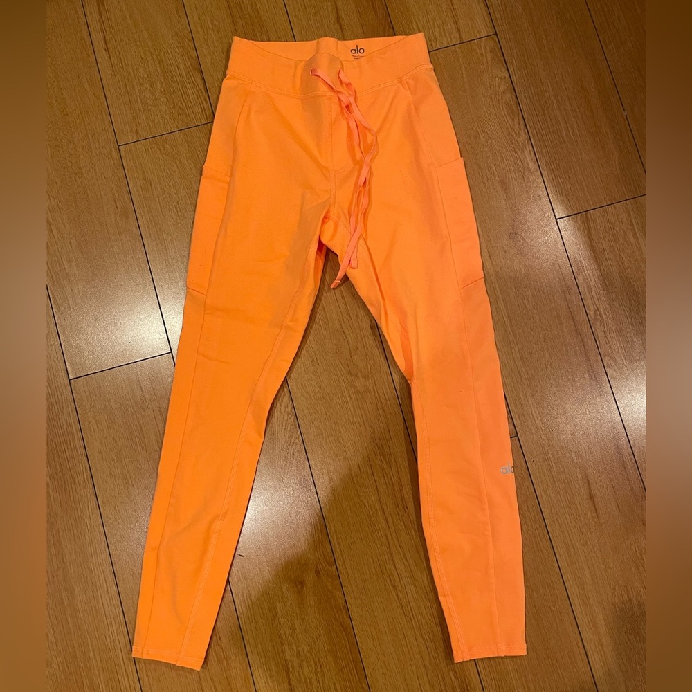 Alo bright orange 7/8 leggingss